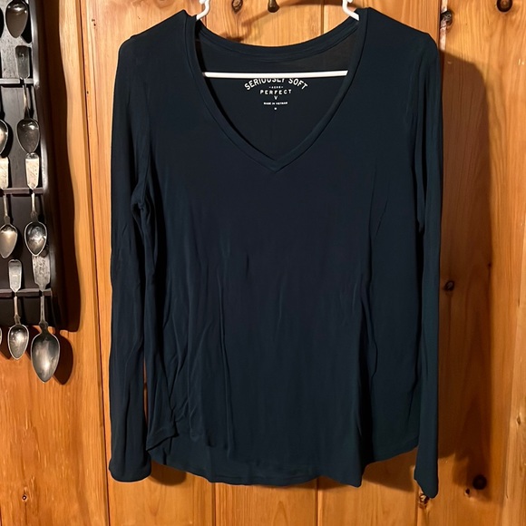 3/$20 🦋 Aeropostale Seriously Soft Perfect V-Neck Long Sleeve Shirt - Picture 1 of 3